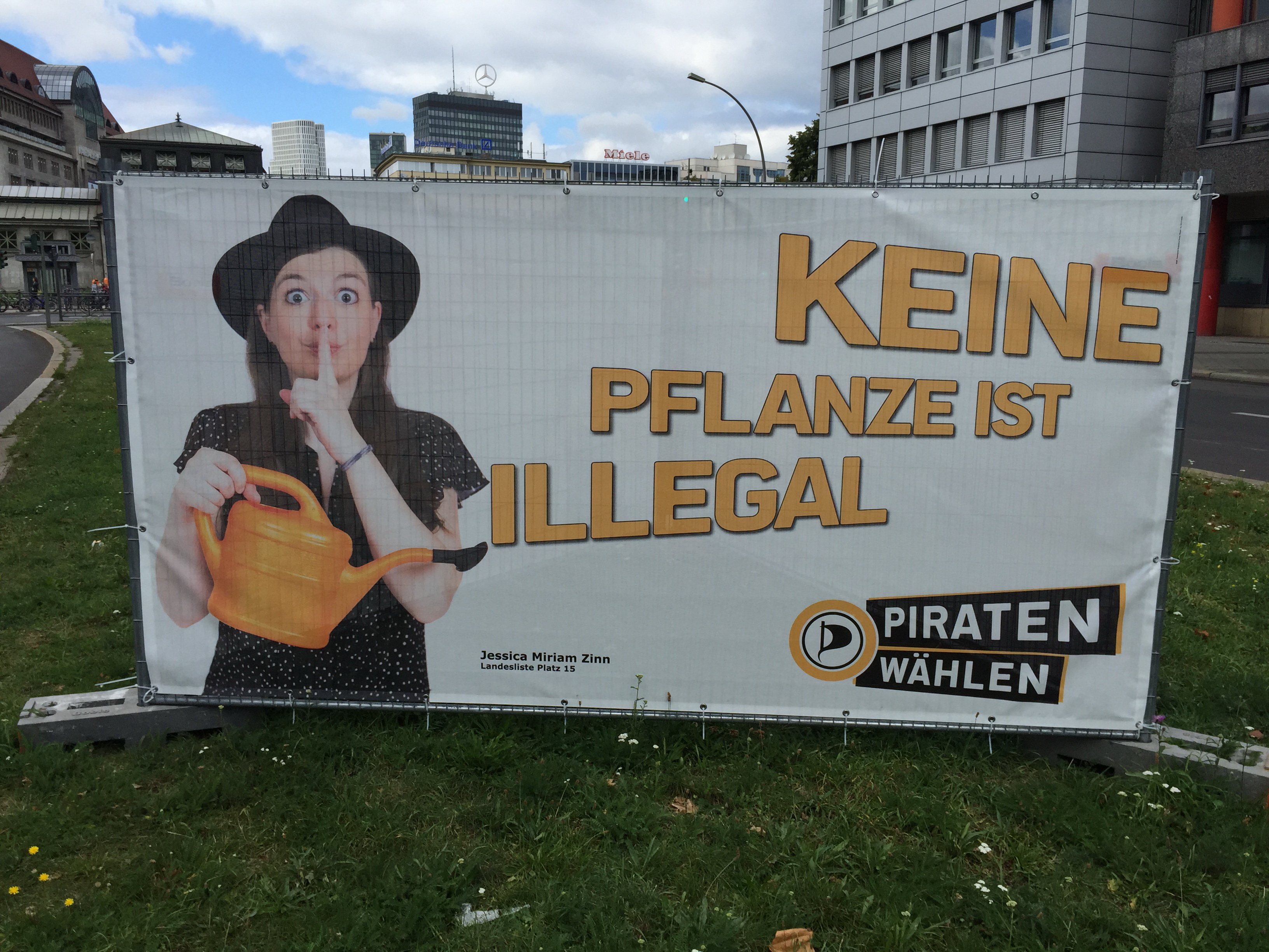 Die Piratenpartei Berlin fordert einen Perspektivwechsel in der Suchtpolitik.